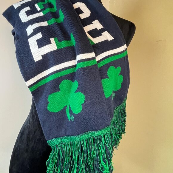 UNIVERSITY OF NOTRE DAME Fighting Irish Embroidered Winter SCARF NEW - Picture 3 of 5